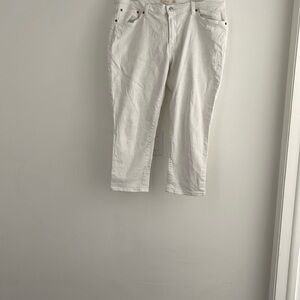 Elegant Women's Cropped White Jeans